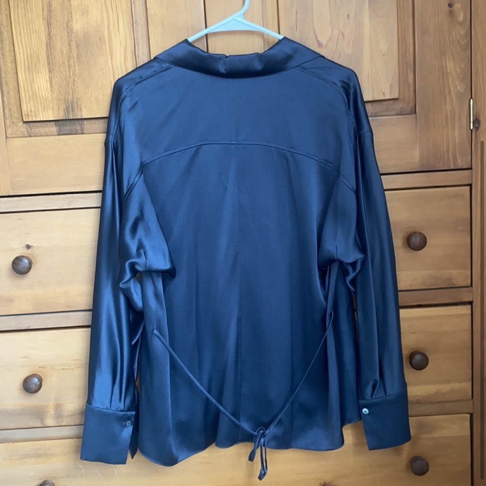 Vince Navy Blue 100% Silk Blouse - Picture 3 of 3